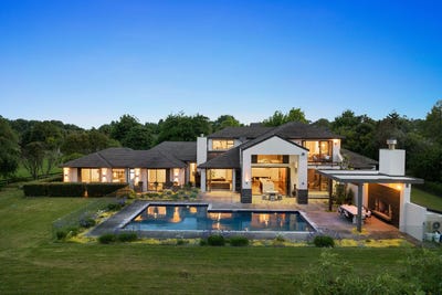 /international/nz/11-kingscliff-rise-dairy-flat-rodney-380066098173/