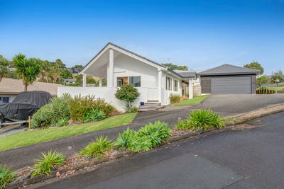 /international/nz/11-kestrel-heights-arkles-bay-rodney-380066117770/