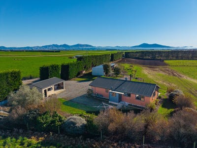 /international/nz/15-mcclelland-road-and-15-taylor-road-geraldine-timaru-380066119908/
