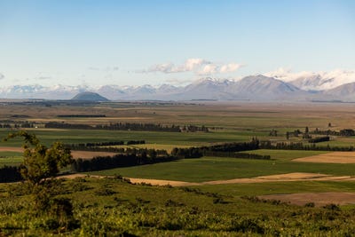 /international/nz/lake-tekapo-mackenzie-380066083256/