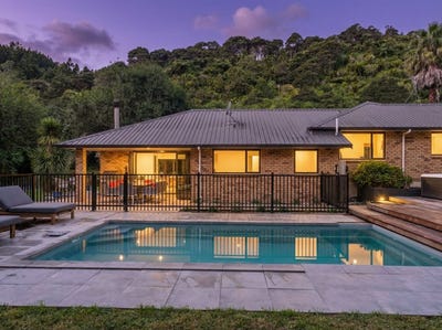 /international/nz/254-settlement-road-papakura-auckland-380066095415/