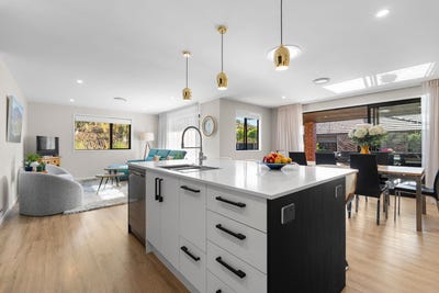 /international/nz/7-ruru-lane-hurworth-new-plymouth-380066118232/