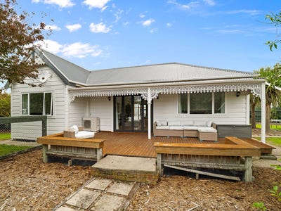 /international/nz/461-centre-road-outram-dunedin-city-380066101645/