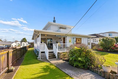 /international/nz/64-titoki-street-te-atatu-peninsula-waitakere-city-380066175287/