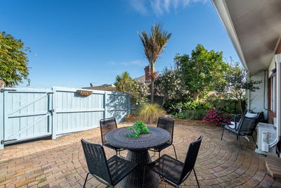 /international/nz/11-kawerau-avenue-devonport-north-shore-city-380066118216/