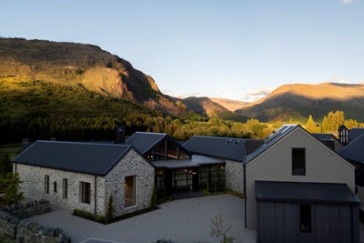 /international/nz/arrowtown-queenstown-380066119717/