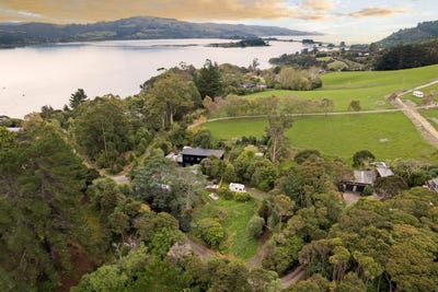 /international/nz/7-chelivode-street-waitati-dunedin-city-380066118594/