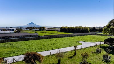 /international/nz/hawera-south-taranaki-380066117001/