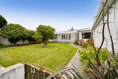 /international/nz/2-fitzgerald-avenue-kaponga-south-taranaki-380066095692/