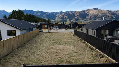 /international/nz/8-gillespie-street-lake-hawea-wanaka-380066093104/