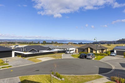 /international/nz/28-blue-dun-place-nukuhau-taupo-380066183633/