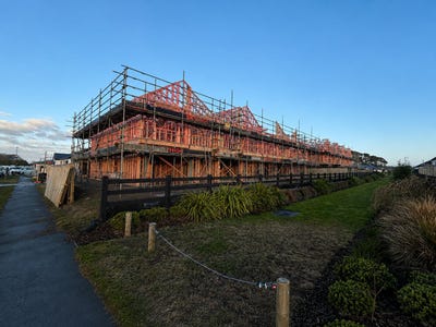 /international/nz/52-creekside-drive-halswell-christchurch-city-380066180547/