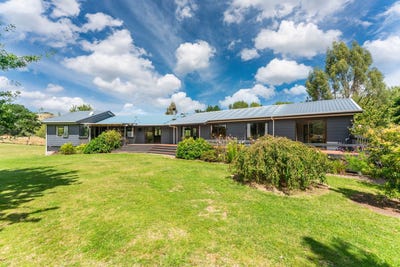 /international/nz/acacia-bay-taupo-380066091420/