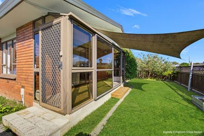 /international/nz/17-townshend-crescent-greenmeadows-napier-city-380066122976/
