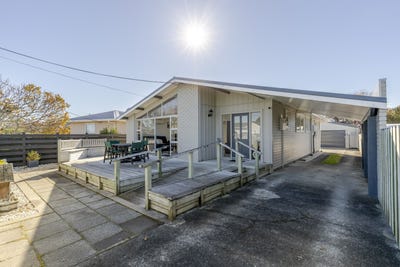 /international/nz/blake-street-waitara-new-plymouth-380066093126/