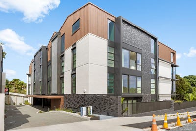 /international/nz/1-purewa-road-meadowbank-auckland-city-380066121709/