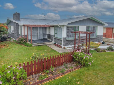 /international/nz/meon-street-oamaru-waitaki-380066119295/
