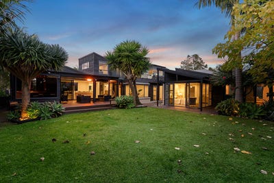 /international/nz/6-birchwood-grove-greenhithe-north-shore-city-380066094756/