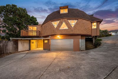 /international/nz/272-sturges-road-henderson-waitakere-city-380066118203/