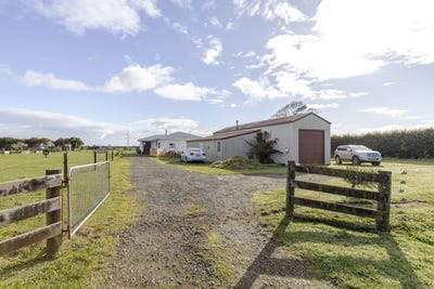 /international/nz/153-inland-north-road-tikorangi-new-plymouth-380066177286/