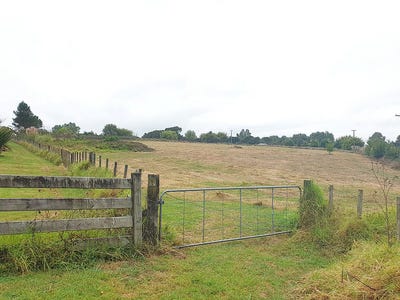 /international/nz/166-top-road-dairy-flat-rodney-380066108619/