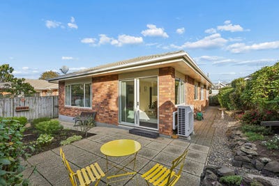 /international/nz/belleknowes-dunedin-city-380066177075/