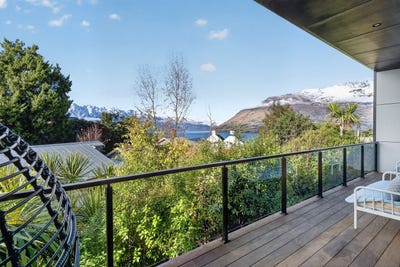 /international/nz/5c-aspen-grove-fernhill-sunshine-bay-queenstown-380066165360/