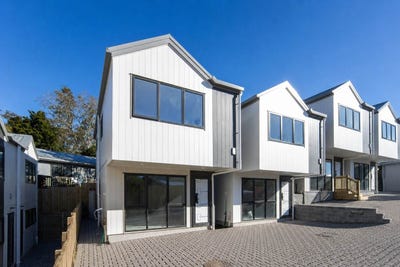 /international/nz/glen-eden-waitakere-city-380066177491/