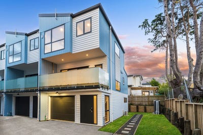 /international/nz/henderson-waitakere-city-380066121626/