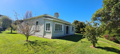 /international/nz/76-takapau-road-tolaga-bay-gisborne-380066080097/