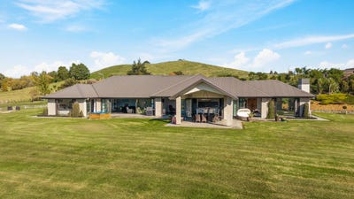 /international/nz/246-blackbridge-road-dairy-flat-rodney-380066083179/
