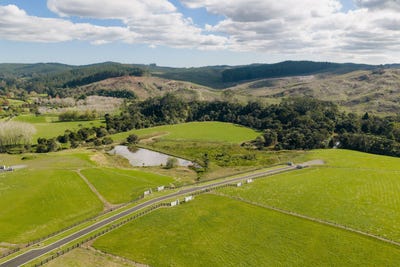 /international/nz/5-rivers-landing-close-coatesville-rodney-380066167887/