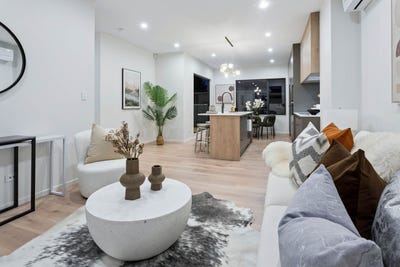 /international/nz/246-wairau-road-glenfield-north-shore-city-380066185097/