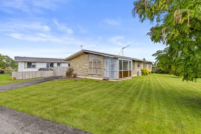 /international/nz/12-mount-avenue-te-aroha-matamata-piako-380066116985/