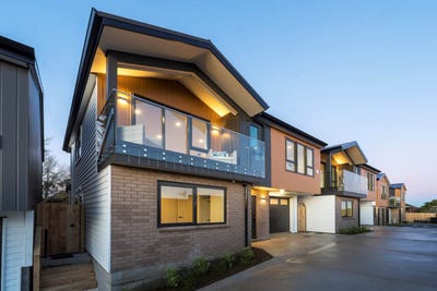 /international/nz/hadfield-street-beach-haven-north-shore-city-380066077146/