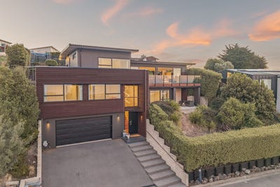 /international/nz/3-the-terrace-mount-pleasant-christchurch-city-380066119782/