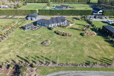 /international/nz/20-walford-way-darfield-selwyn-380066170475/