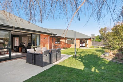 /international/nz/37-parkinson-place-woodend-waimakariri-380066118072/