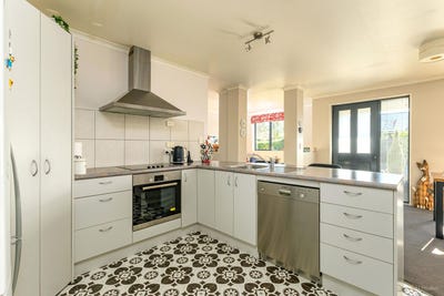 /international/nz/240-talbot-street-geraldine-canterbury-380066167019/