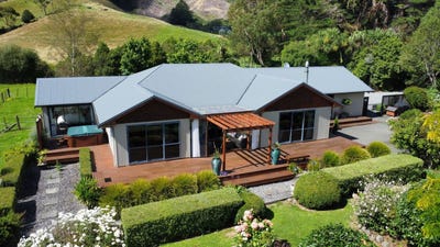 /international/nz/kakariki-way-whitemans-valley-wellington-380066107947/