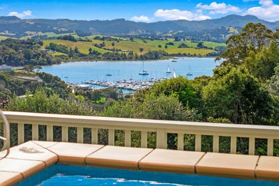 /international/nz/9-kotare-place-sandspit-rodney-380066177113/