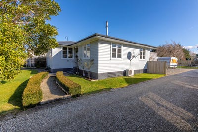 /international/nz/44-high-street-eketahuna-tararua-380066181115/
