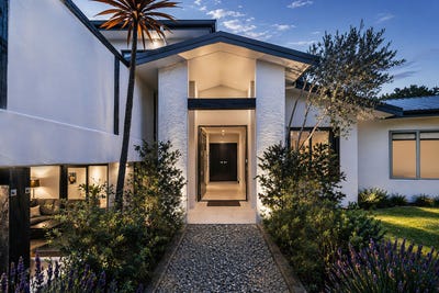 /international/nz/6-ryalls-way-lake-hawea-wanaka-380066090529/