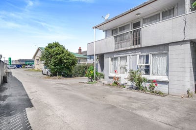 /international/nz/73-anglesea-street-hamilton-central-hamilton-city-380066168612/