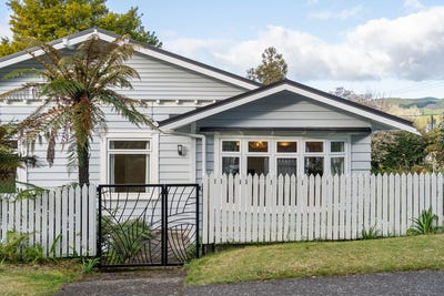 /international/nz/17-sophia-street-glenholme-rotorua-380066093988/