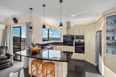 /international/nz/35-estuary-view-road-welcome-bay-tauranga-380066168130/