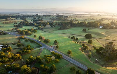 /international/nz/6-whitikahu-road-gordonton-waikato-380066082571/