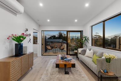 /international/nz/whangaparaoa-rodney-380066092282/