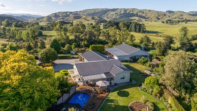 /international/nz/3257-state-highway-23-raglan-waikato-380066075966/