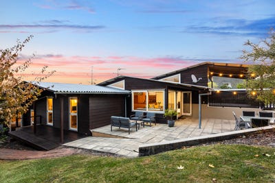 /international/nz/26-martin-crescent-northcote-christchurch-city-380066113132/